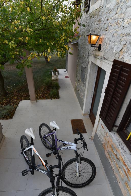 Holiday Home Brhanici Svetvinčenat Kültér fotó