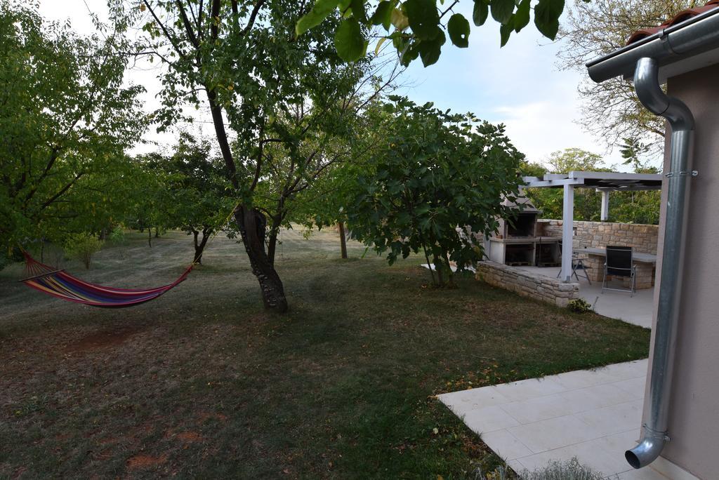 Holiday Home Brhanici Svetvinčenat Kültér fotó