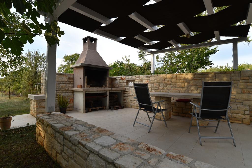 Holiday Home Brhanici Svetvinčenat Kültér fotó